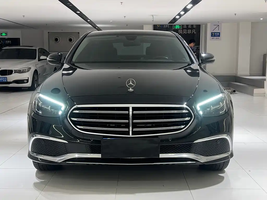 Mercedes-Benz E-Class — миниатюра 2