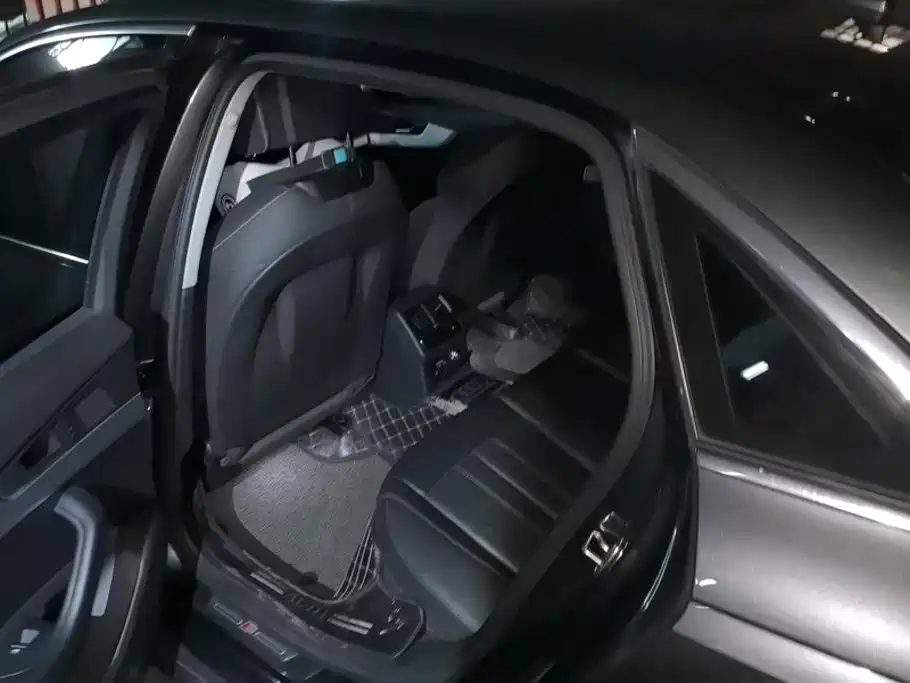 Audi A4L — миниатюра 11