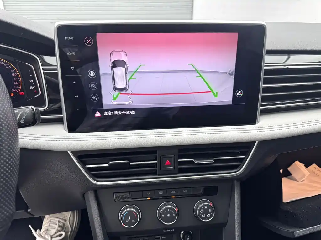 Volkswagen Tiguan L — миниатюра 14