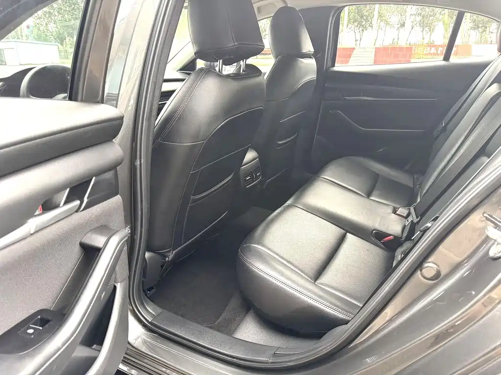 Mazda 3 Axela — миниатюра 9
