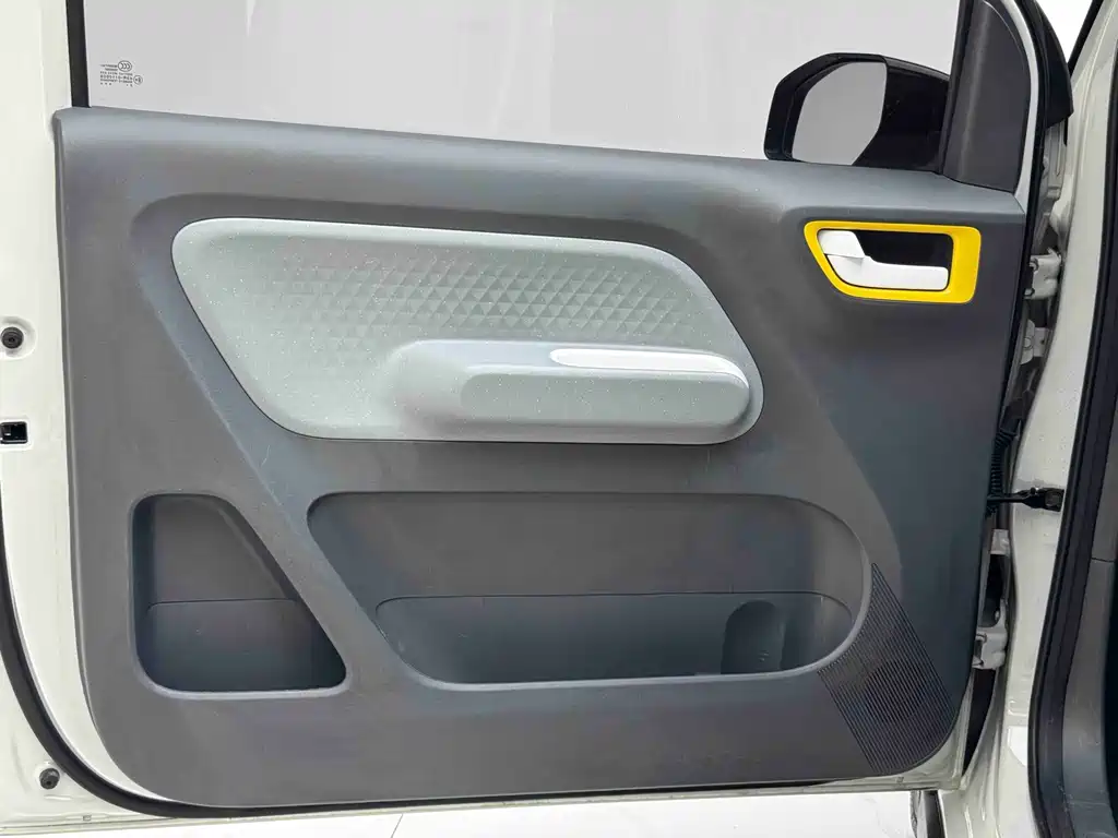 Wuling MINIEV — миниатюра 7