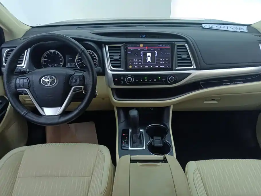 Toyota Highlander — миниатюра 12