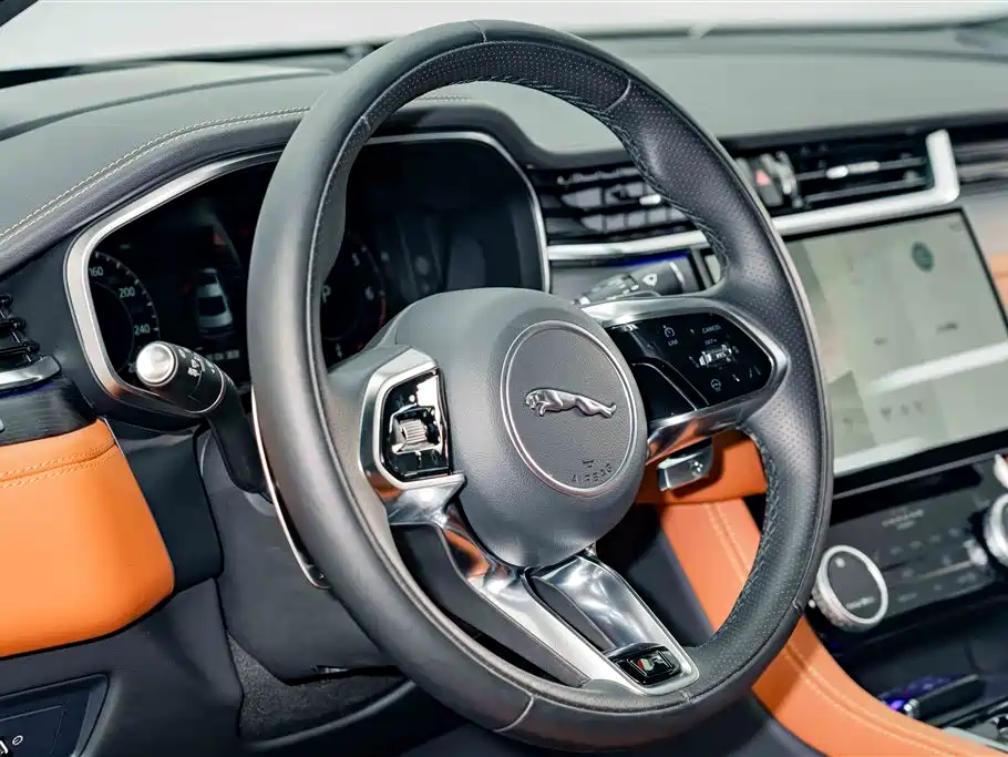 Jaguar XFL 2024 2.0T P300 Flagship Sport