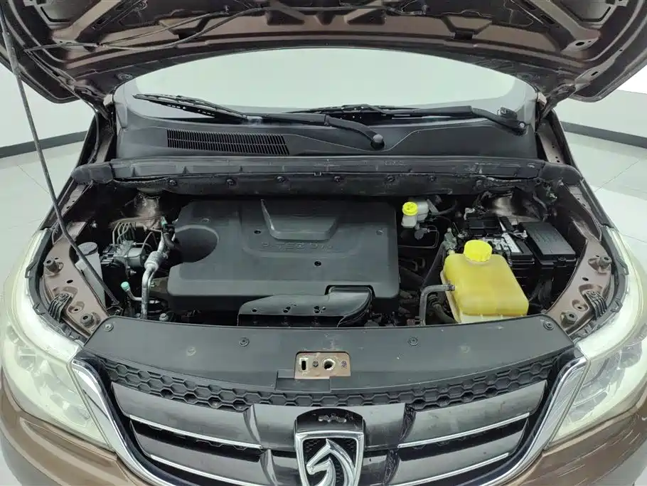 Baojun 730 2016 1.5L MT 7 мест