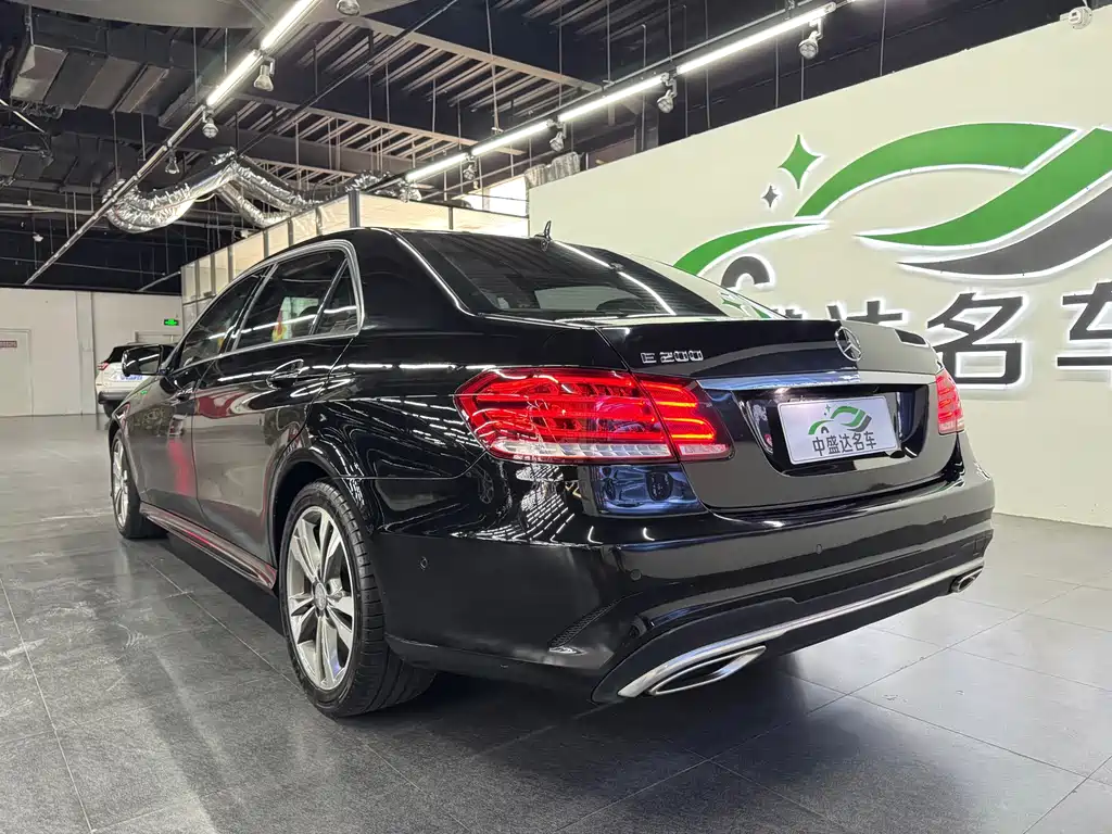 Mercedes-Benz E-Class — миниатюра 4