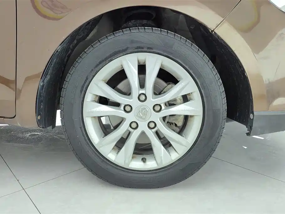 Baojun 730 2016 1.5L MT 7 мест