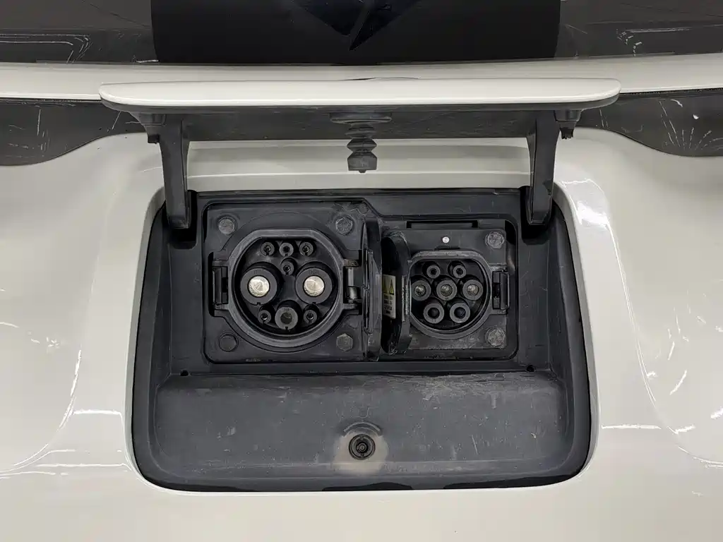 Baojun KiWi EV — миниатюра 11