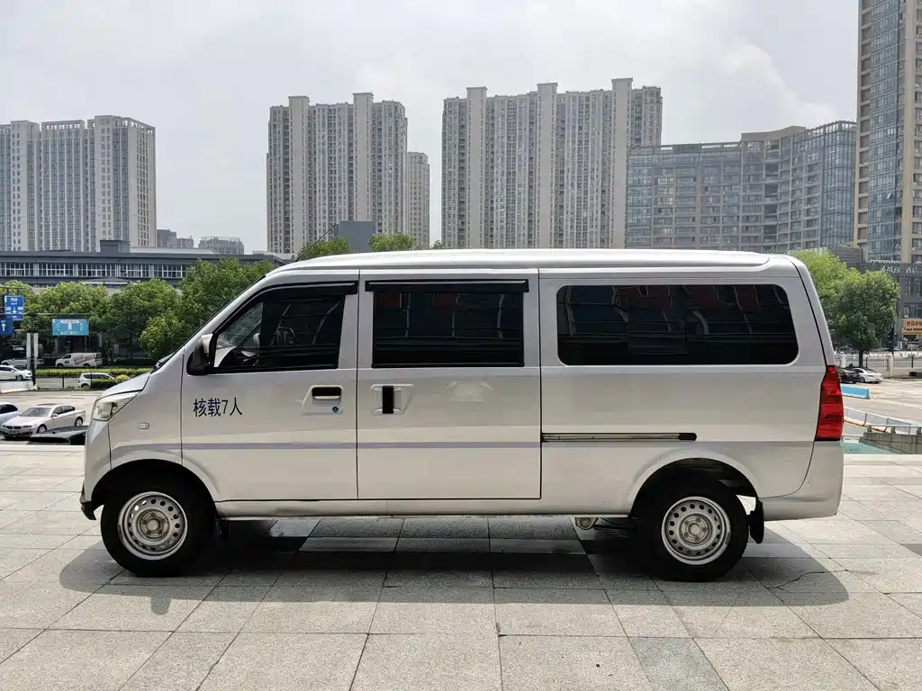 Lingshi Yufeng EV50 — миниатюра 9