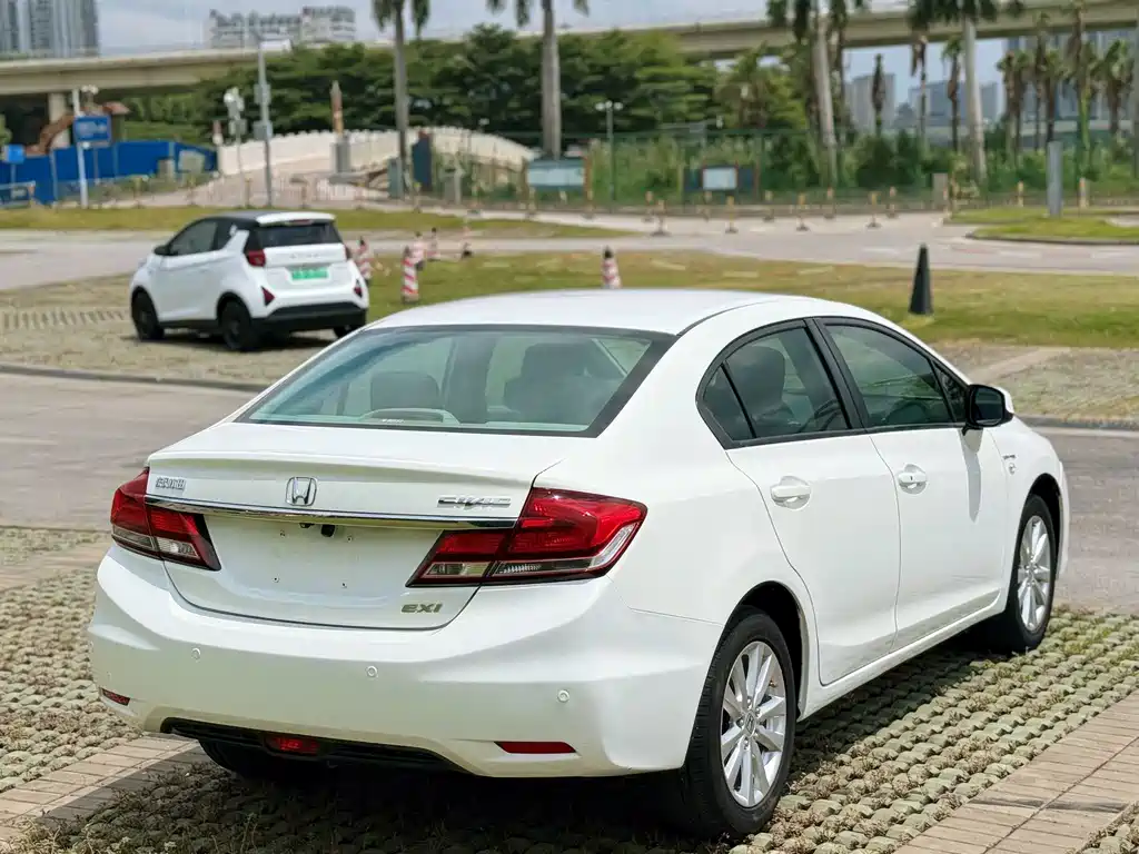 Honda Civic — миниатюра 6
