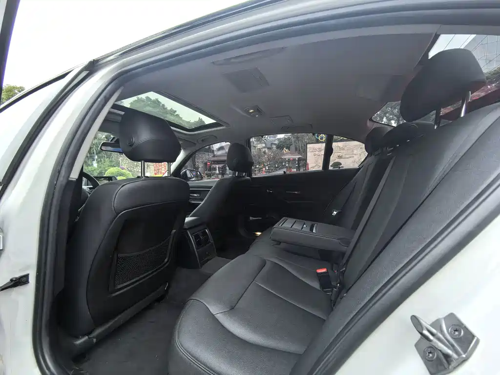 BMW 3 Series — миниатюра 5