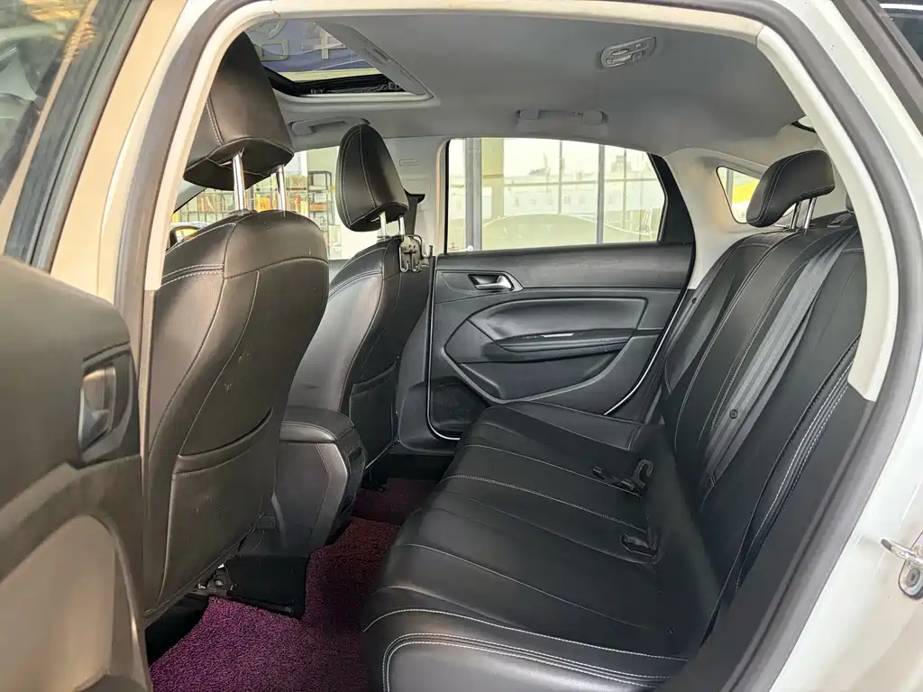 Peugeot 308 — миниатюра 3