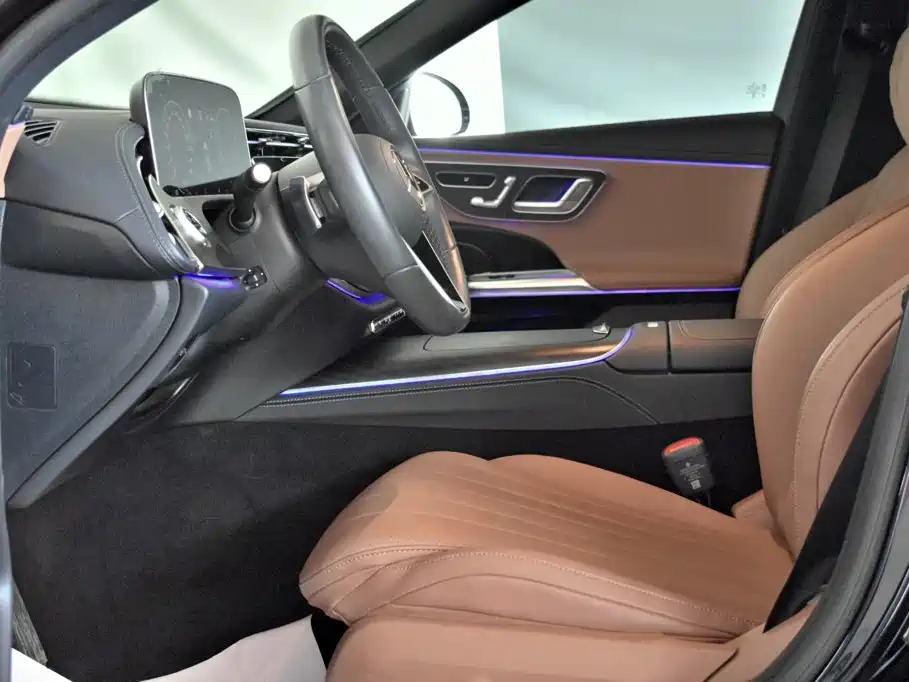 Mercedes-Benz E-Class — миниатюра 7