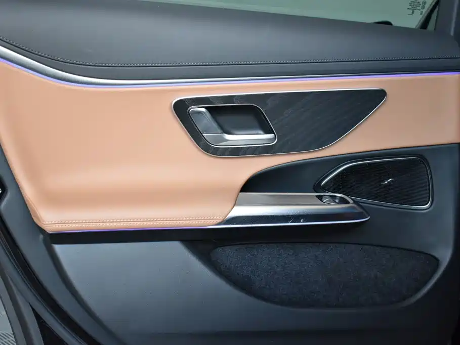 Mercedes-Benz E-Class — миниатюра 12
