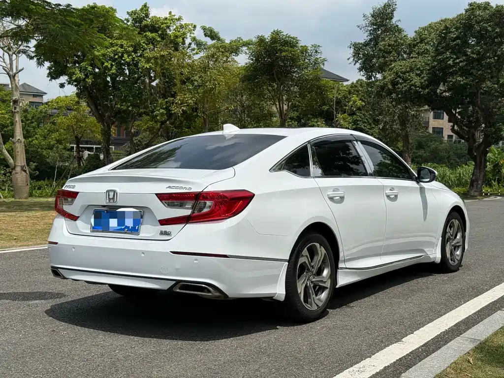 Honda Accord — миниатюра 9