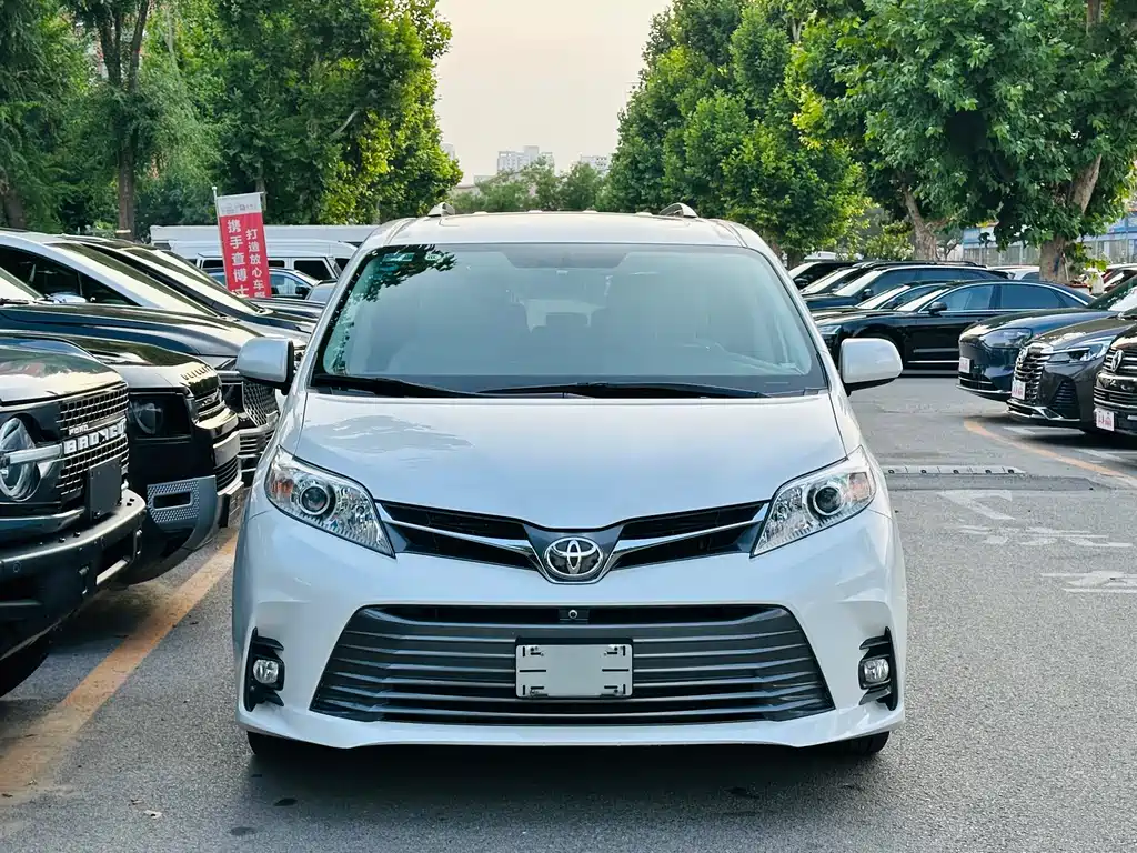 Toyota Sienna 2019 3.5L AT