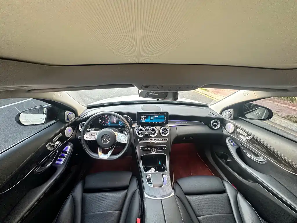 Mercedes-Benz C-Class — миниатюра 6