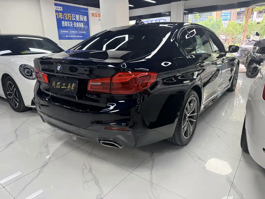 BMW 5 Series — миниатюра 9