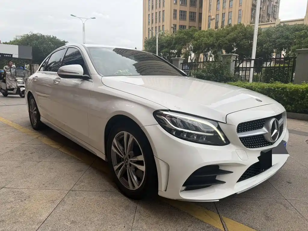 Mercedes-Benz C-Class — миниатюра 2
