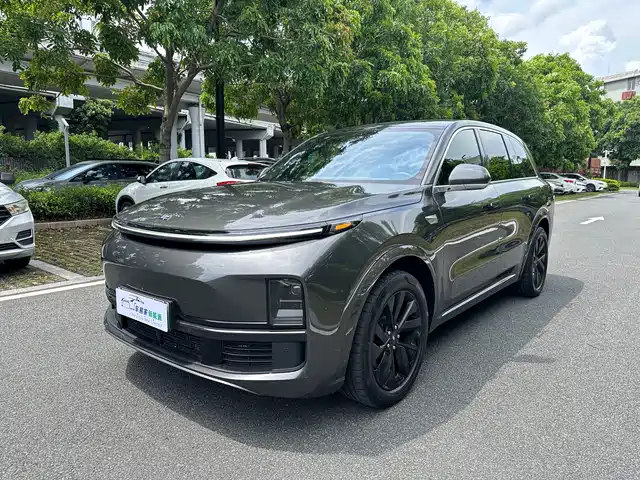 2023 Li Xiang L8