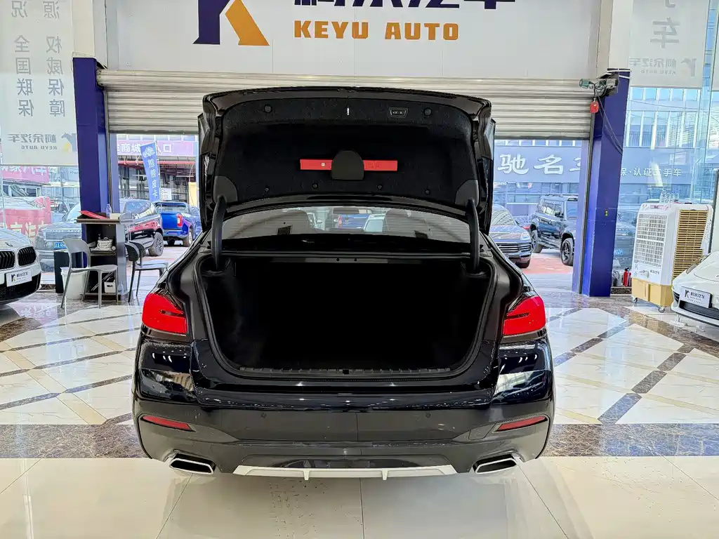 BMW 5 Series — миниатюра 18