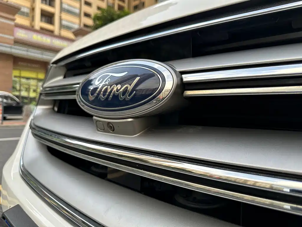 Ford Edge — миниатюра 26