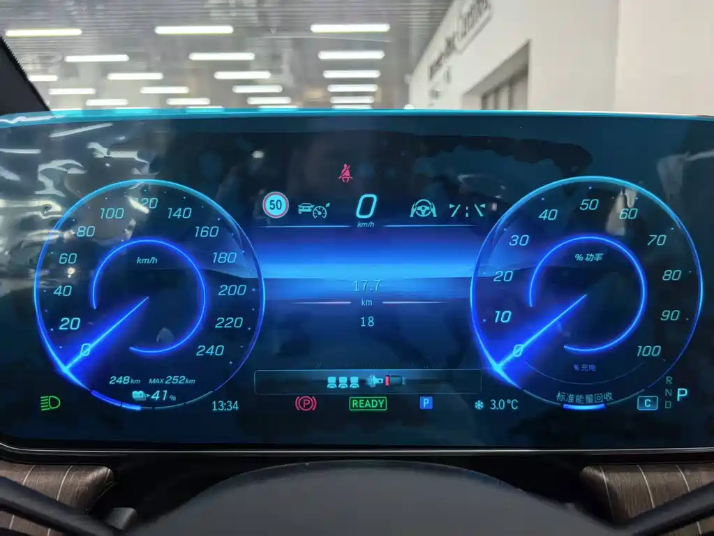 MERCEDES-BENZ EQE SUV