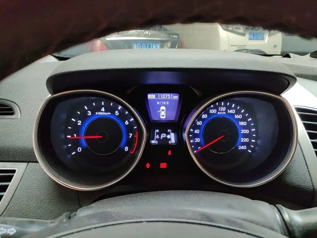 Hyundai Elantra Langdong — миниатюра 8