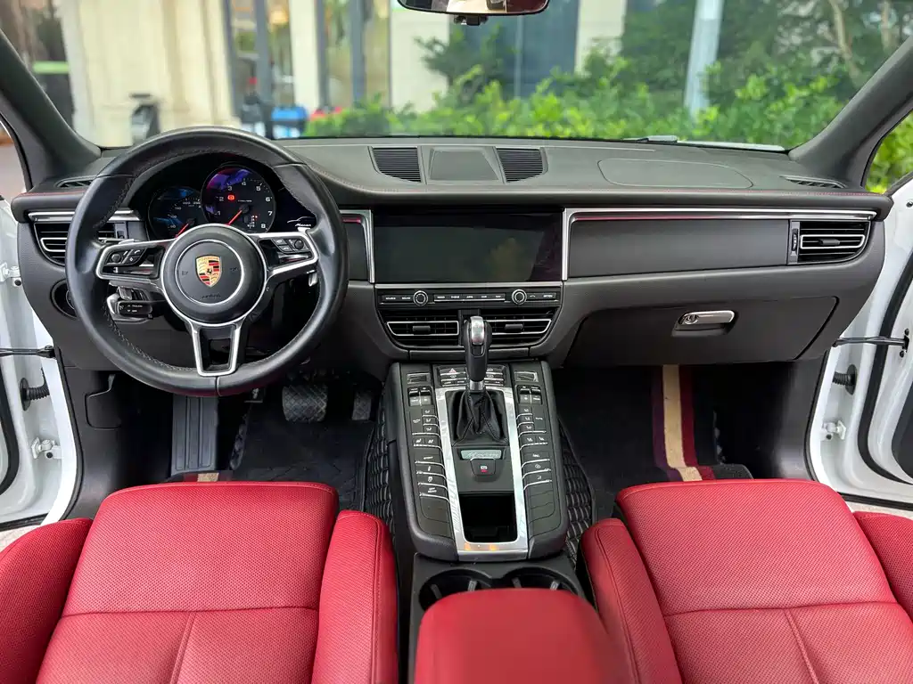 Porsche Macan — миниатюра 5