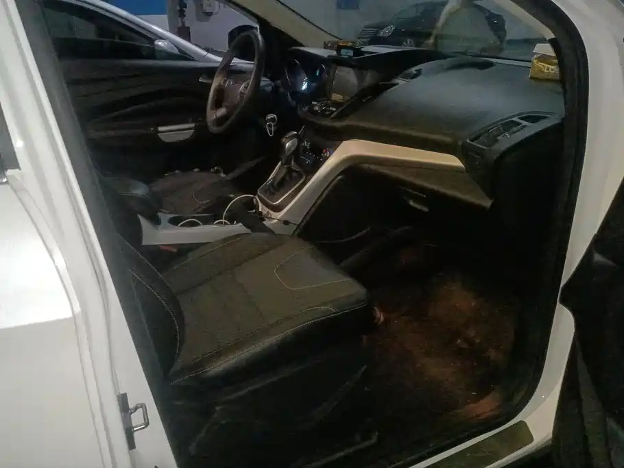 Ford Kuga — миниатюра 8