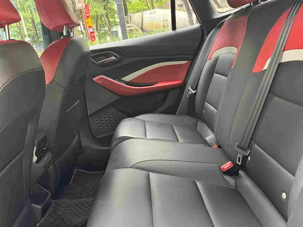 MG MG5 — миниатюра 10