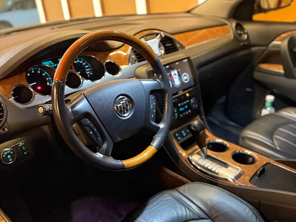 Buick Enclave — миниатюра 2