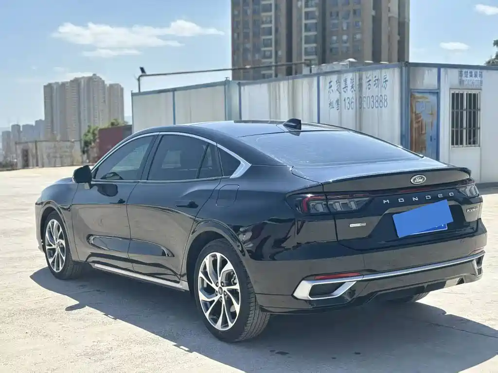 Ford Mondeo — миниатюра 9