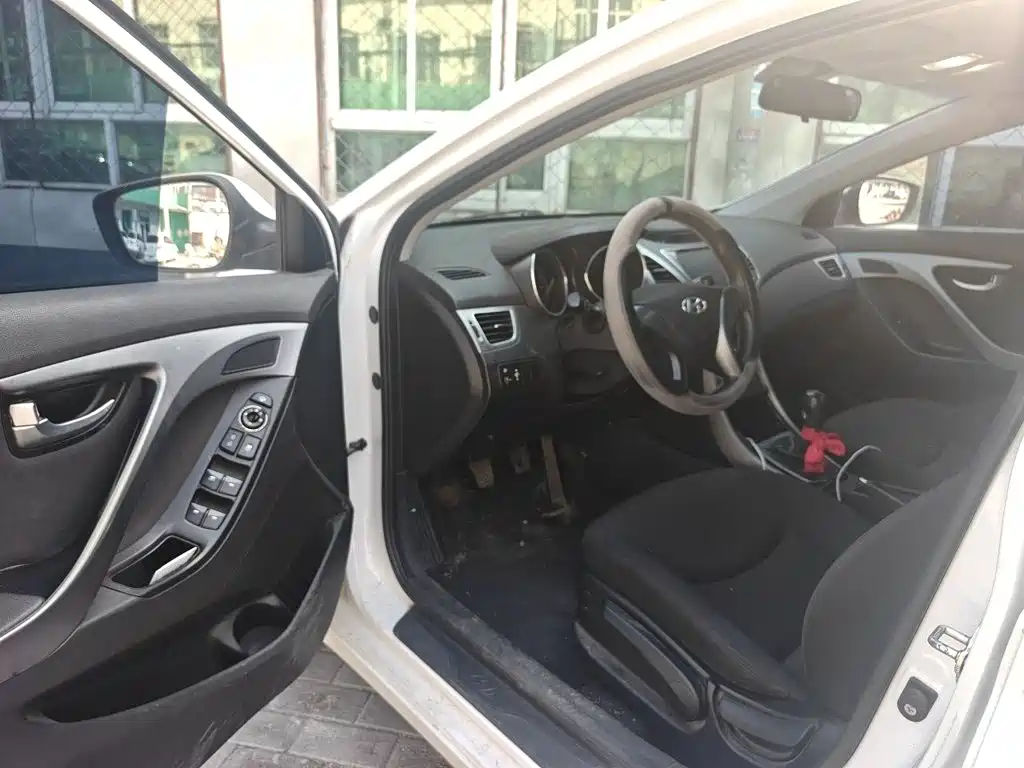 Hyundai Elantra Langdong — миниатюра 12