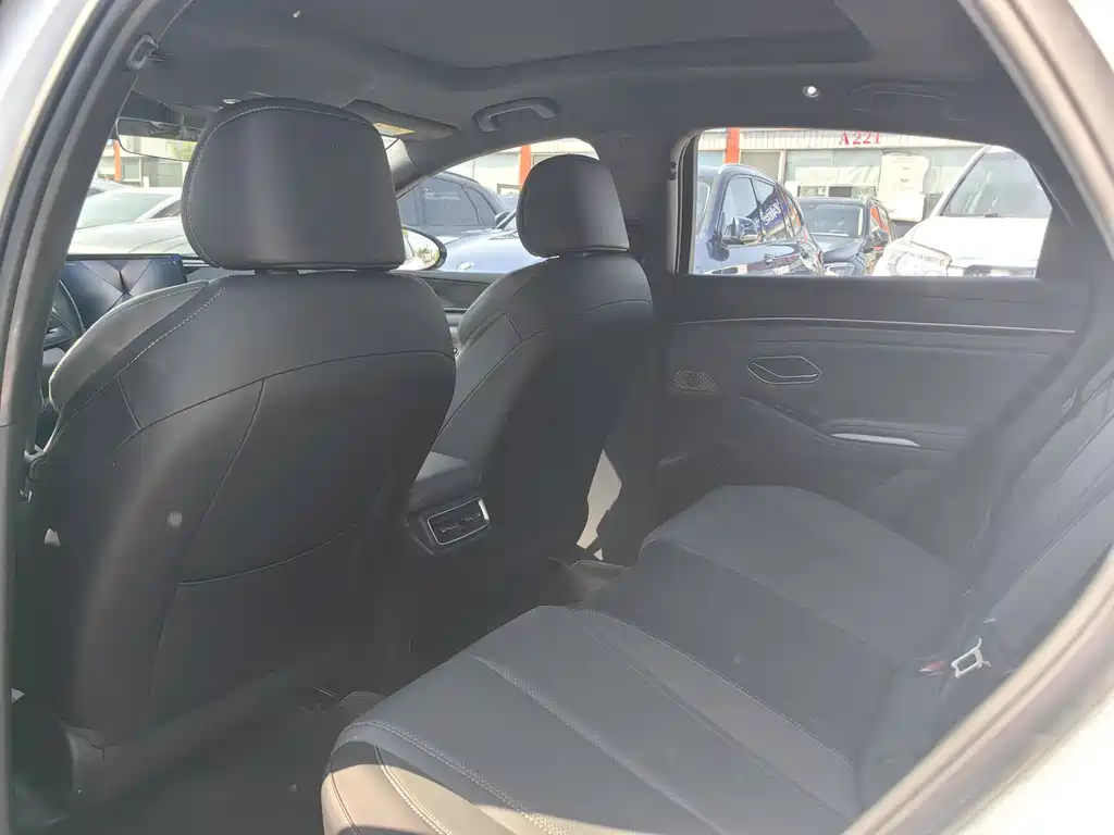 BYD Qin L L 2025 DM-i Smart Drive 120KM