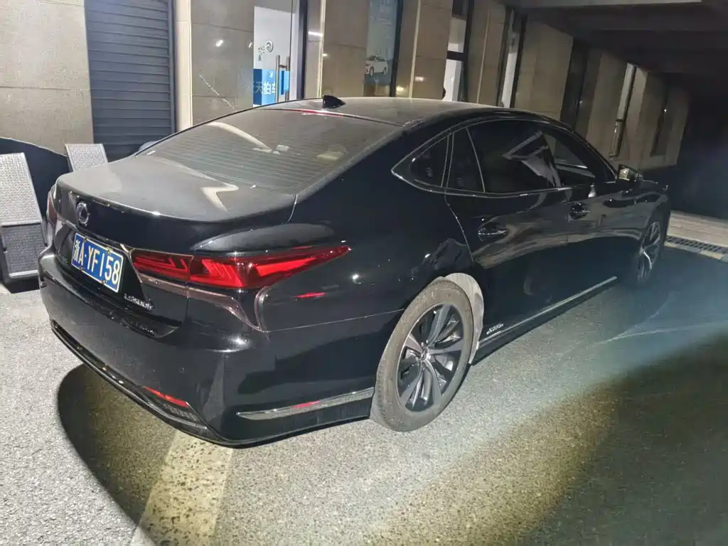 Lexus LS — миниатюра 4