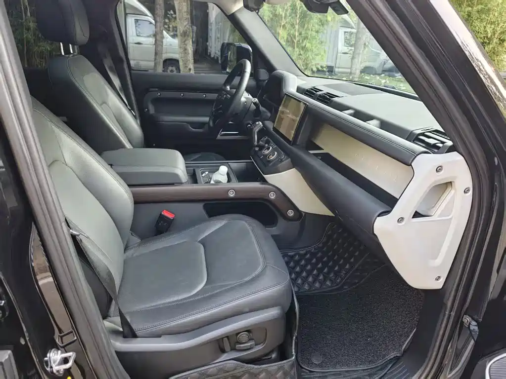 Land Rover Defender — миниатюра 7