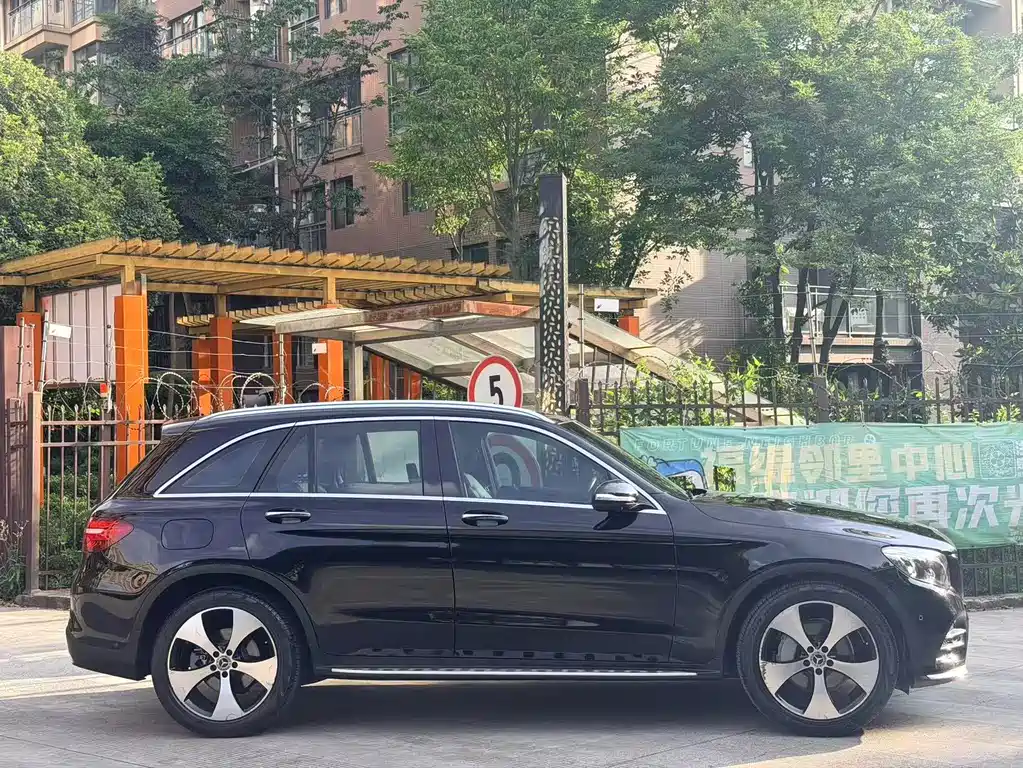 Mercedes-Benz GLC 2018 GLC 300 4MATIC