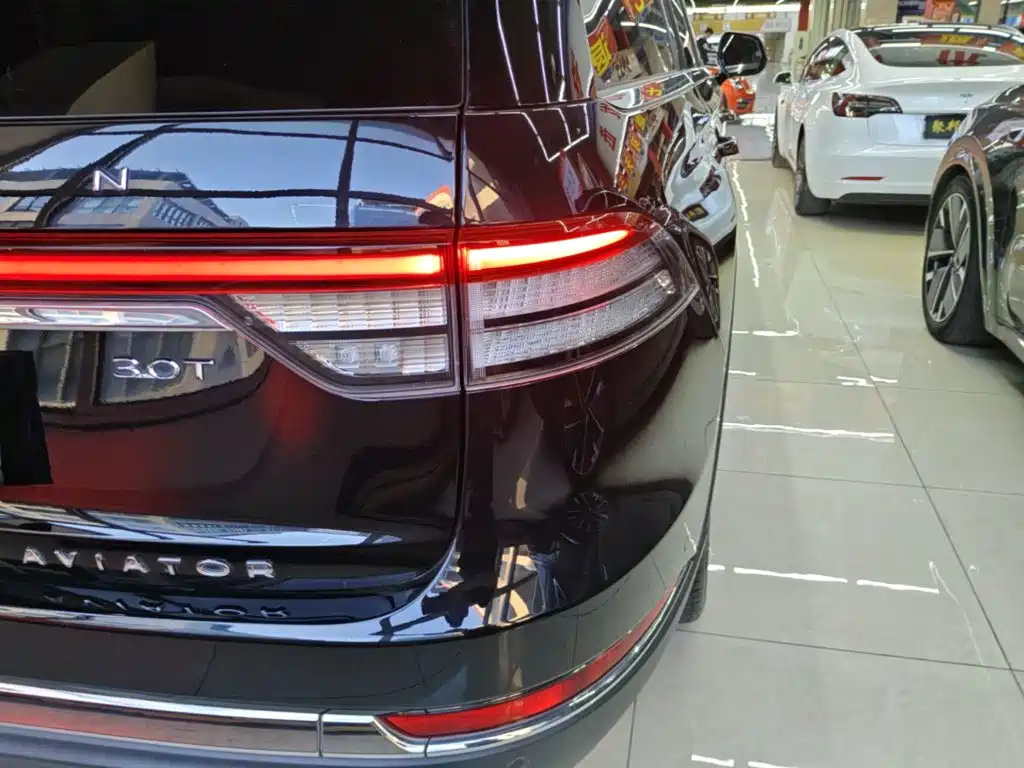 Lincoln Aviator — миниатюра 8