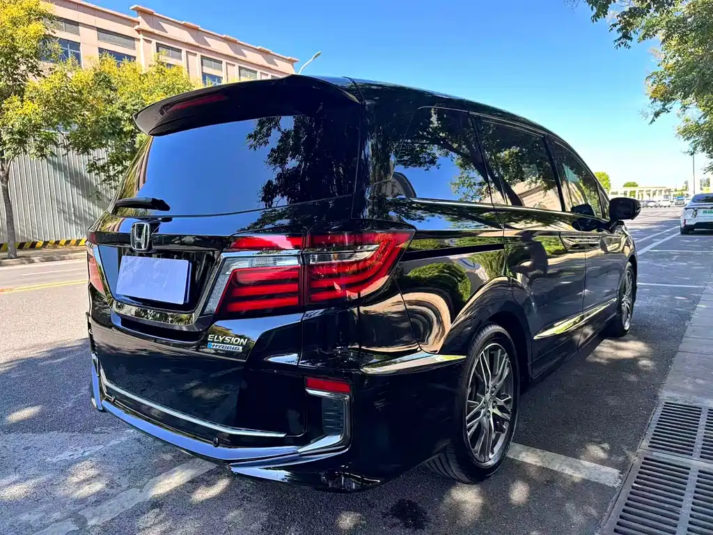 Honda Elysion — миниатюра 8