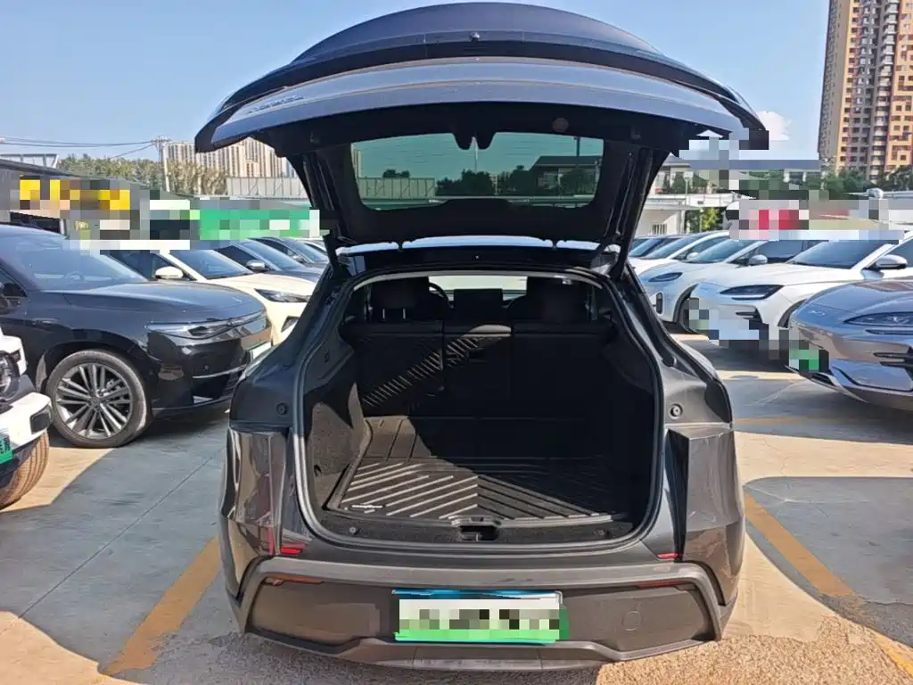 Tesla Model Y — миниатюра 19