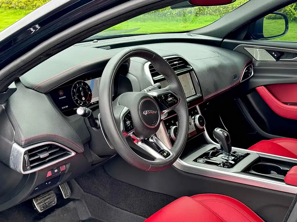 Jaguar XEL 2023 2.0T 250PS R-DYNAMIC S Sport