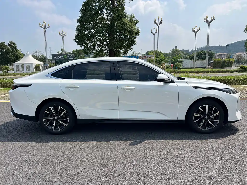 Changan Eado — миниатюра 5