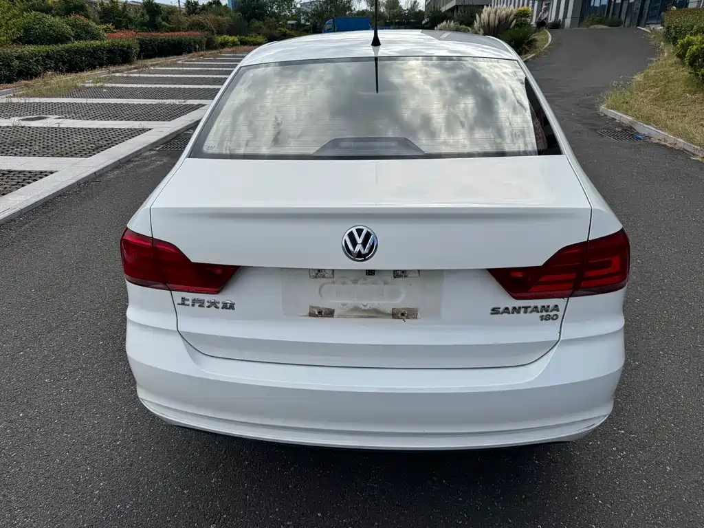 Volkswagen Santana — миниатюра 5