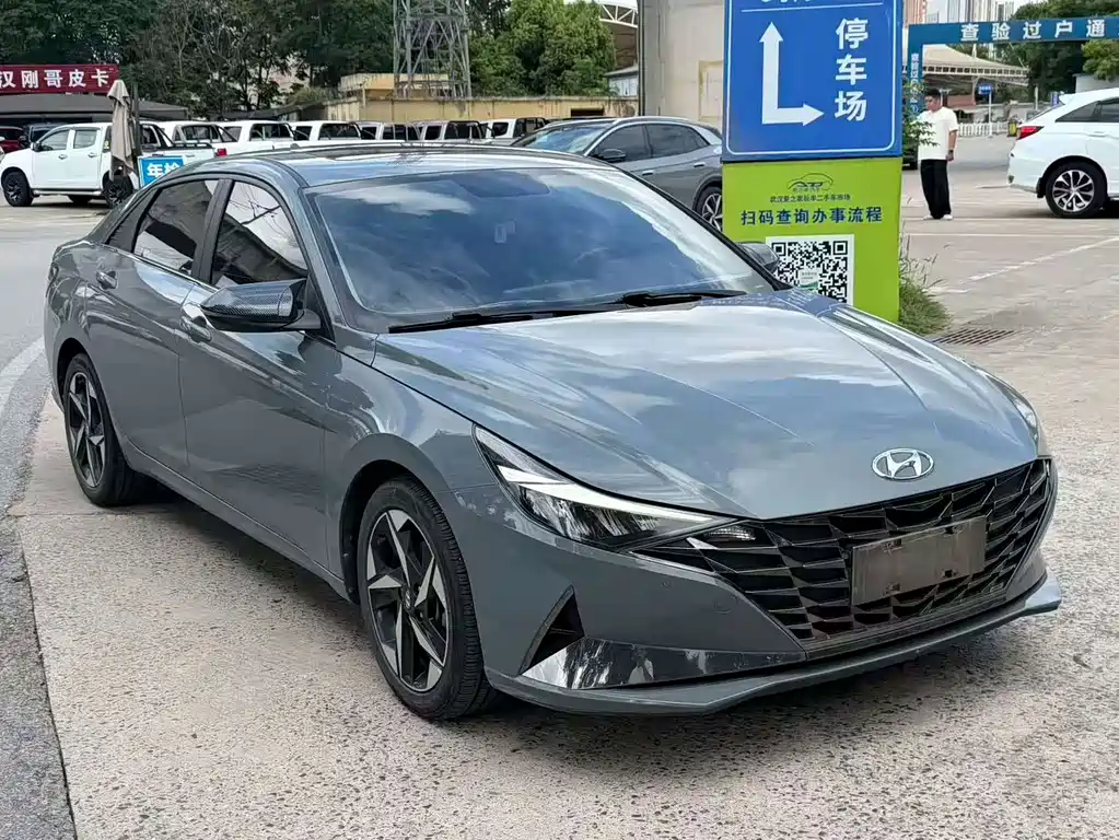 Hyundai Elantra — миниатюра 3
