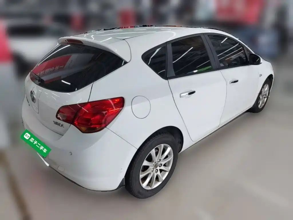 Buick Excelle — миниатюра 10