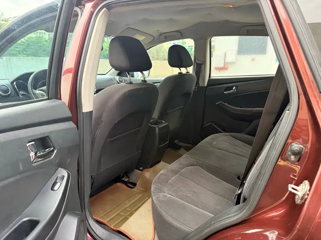 Venucia T70 2.0L CVT Wise Travel Edition, фото 6