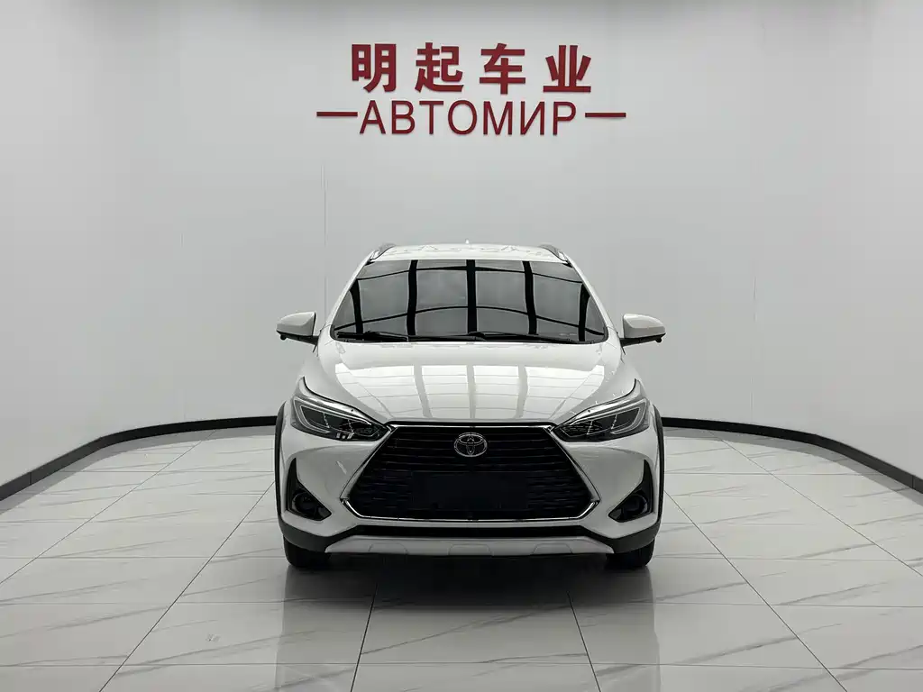 Toyota Yaris L — миниатюра 2