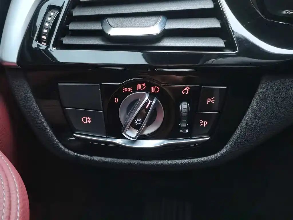 BMW 5 Series — миниатюра 23
