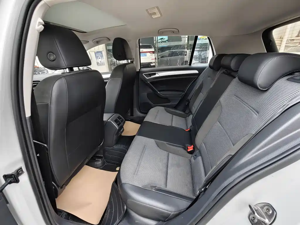 Volkswagen Golf — миниатюра 8