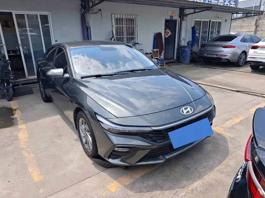 Hyundai Elantra — миниатюра 3